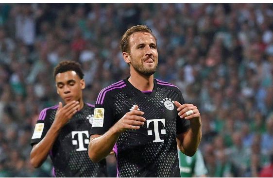 梦幻阵容对决：拜仁慕尼黑对阵曼联的简单介绍