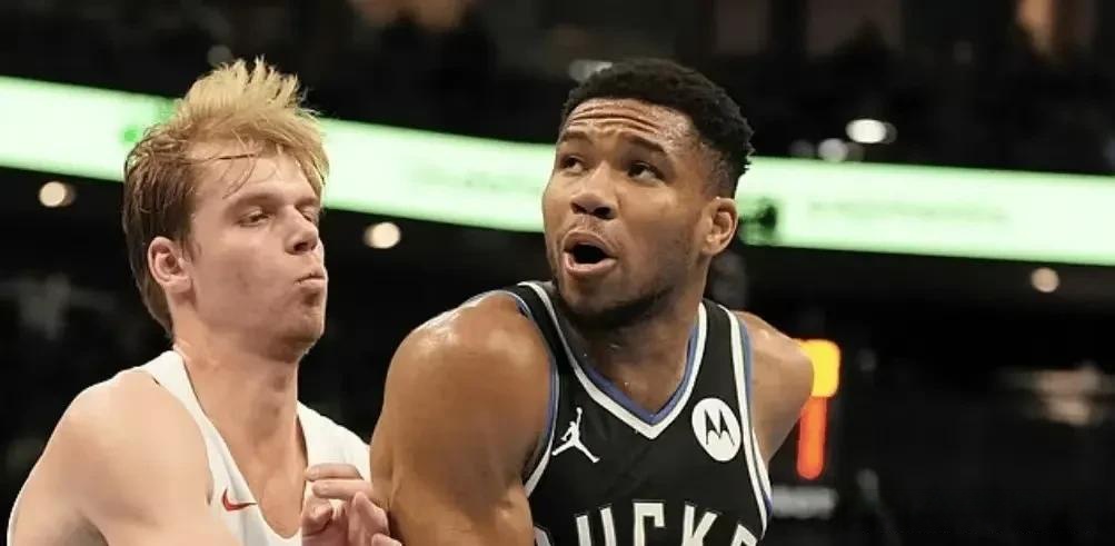 雄鹿主场力克猛龙，字母哥火力全开砍下分的简单介绍