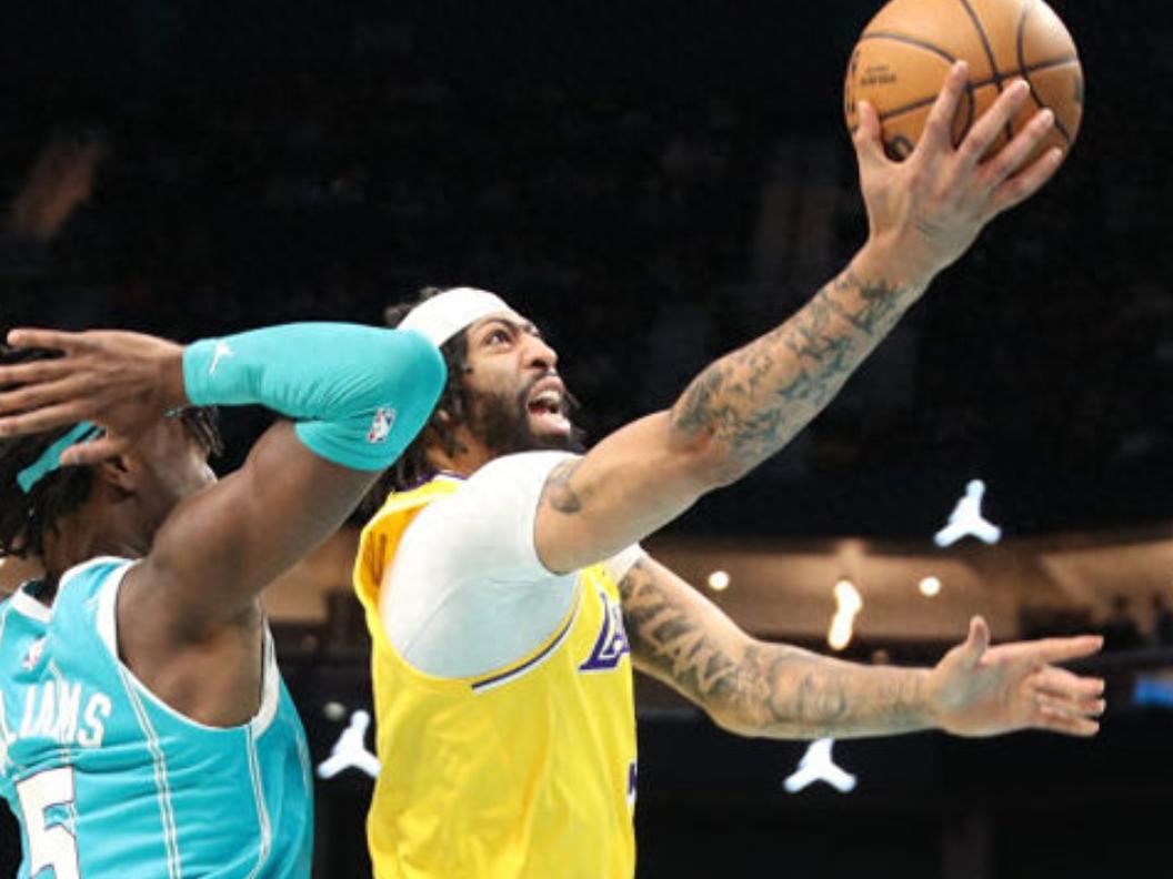 浓眉哥爆发新星，塔图姆刷新纪录，黄蜂球队迎来希望！