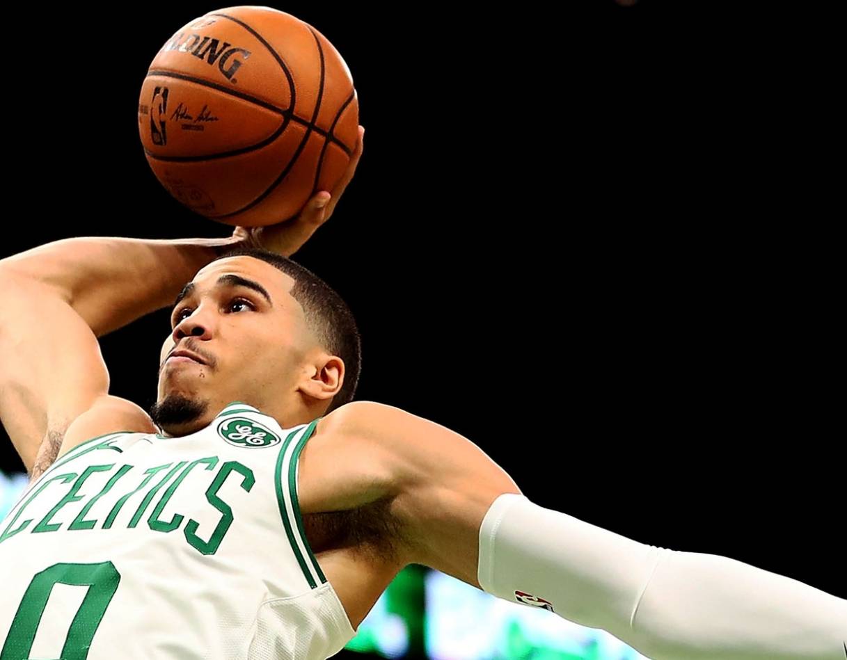 塔图姆复出首战，三连败状态火爆，冲击季后赛成为焦点！